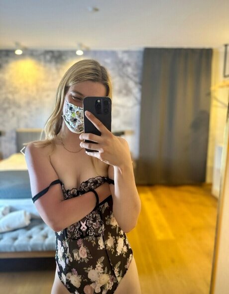 Sarahwi2002 OnlyFans泄露裸照