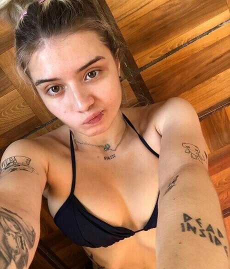 Ghosztgirl