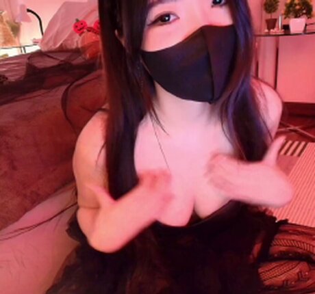 Naken lekkede OnlyFans-bilde av Jointotoro
