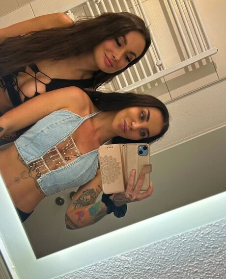 Naken lekkede OnlyFans-bilde av Ciiiindi