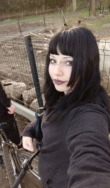 Naken lekkede OnlyFans-bilde av Gothbynight