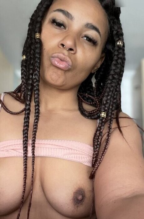 Foto di nudo di fuga di OnlyFans di Graefiinmelanin