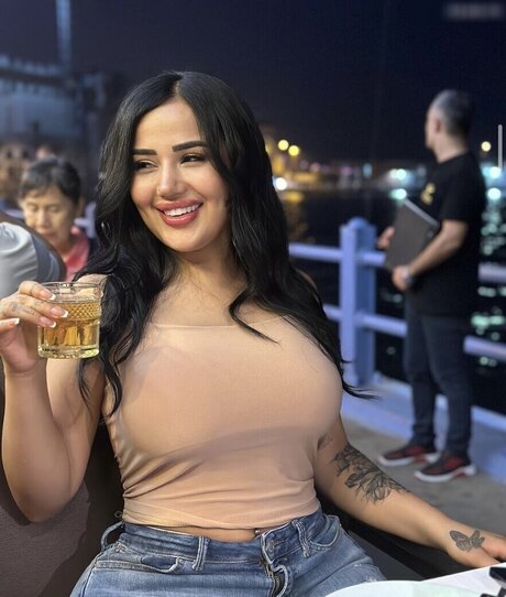 Melek Azad