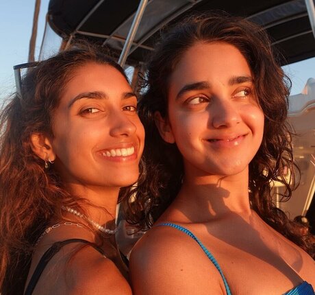 Naken lekkede OnlyFans-bilde av Geraldine Viswanathan