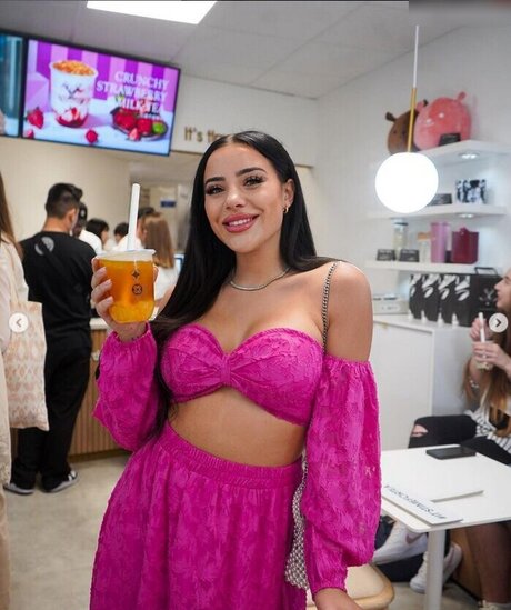 Naken läckt OnlyFans-bild av Leyla Lahouar