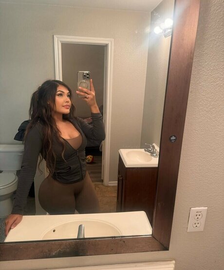 Alasti lekkinud OnlyFans-i pilt Melissamariee 1111atm