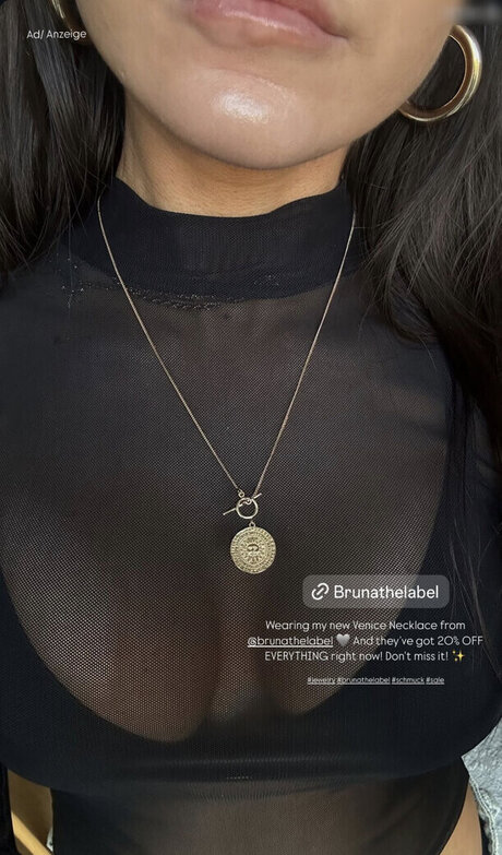 Обнаженная фотография утечки OnlyFans от Merve Zkan