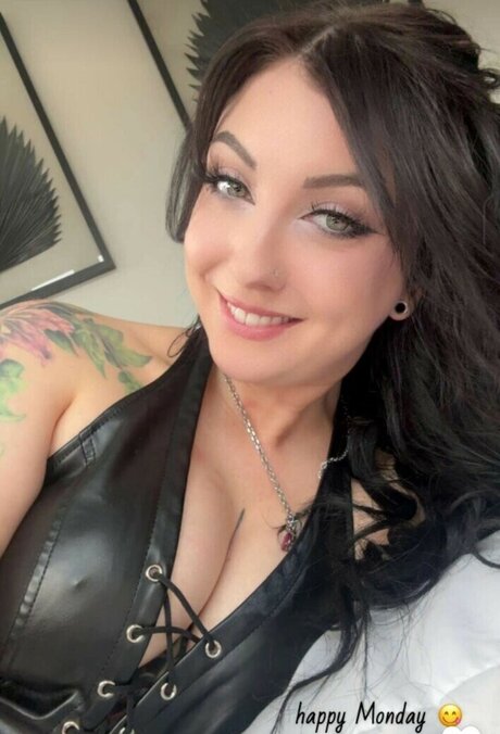 Lizzi Blake
