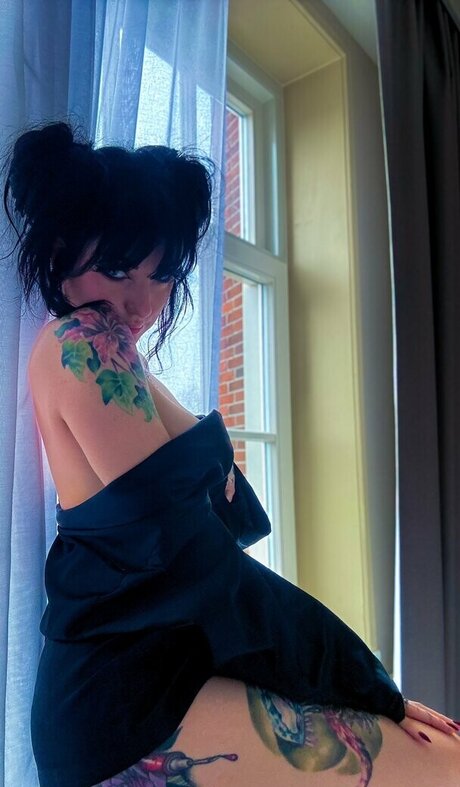 Lizzi Blake