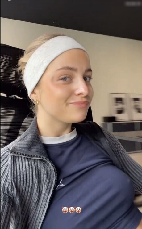 Naken lekkede OnlyFans-bilde av Lea Breuer