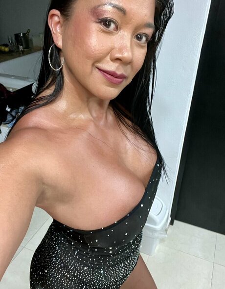 Naken läckt OnlyFans-bild av Asianbellagio