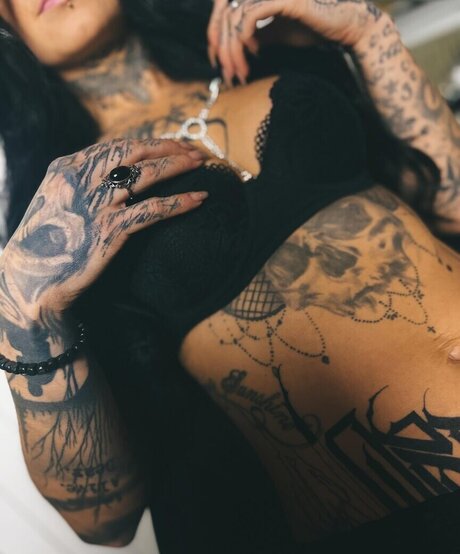 Naken lekkede OnlyFans-bilde av Inked93