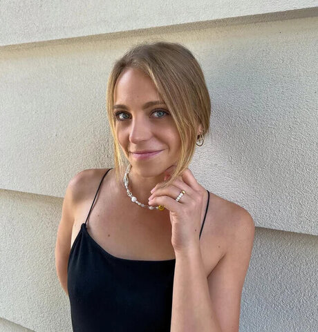 Alina Sophie Holst