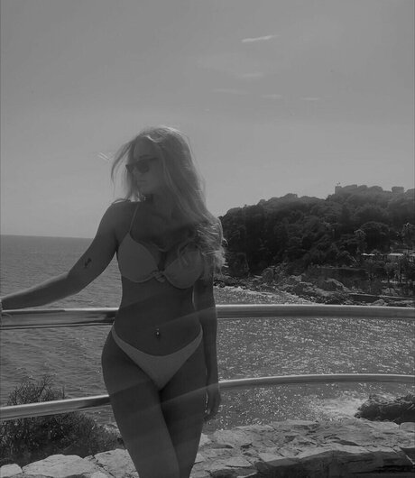 Foto nua vazada do OnlyFans de Caro Konrad