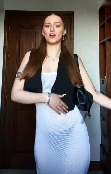 Naken lekkede OnlyFans-bilde av Yana Clare