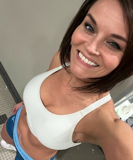 Naken lekkede OnlyFans-bilde av Julie Felton
