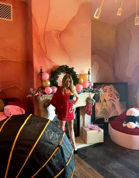 Naken läckt OnlyFans-bild av Denise Richards
