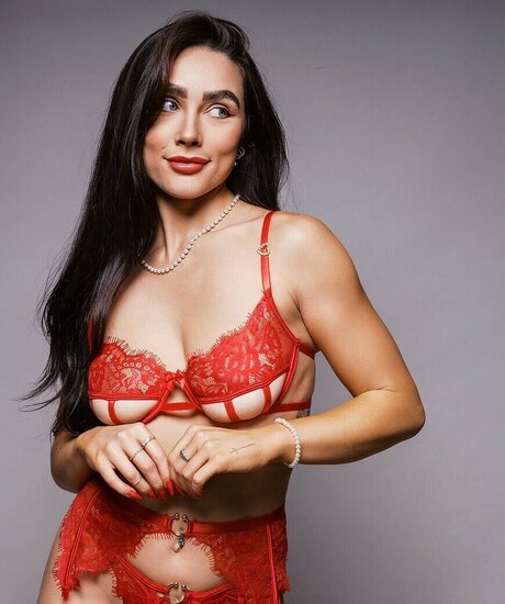 Foto desnuda filtrada de OnlyFans de Emma Rosalie
