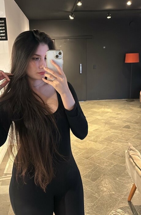 Naken lekkede OnlyFans-bilde av Fr4vinha