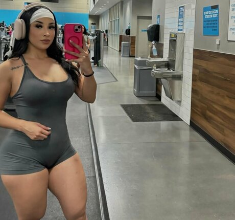 Nahá fotka uniklých OnlyFans od Karen Cantu