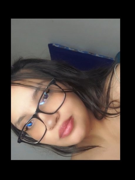 Alasti lekkinud OnlyFans-i pilt Laura
