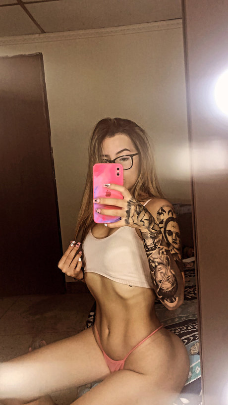Naken lekkede OnlyFans-bilde av Laura Gomez