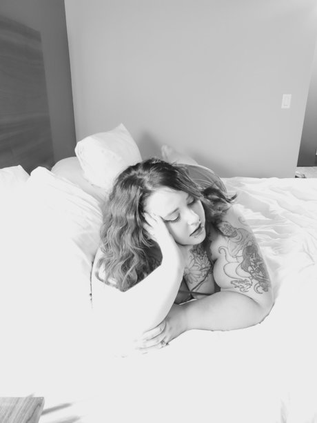 Nahá fotka uniklých OnlyFans od Ladybrat666