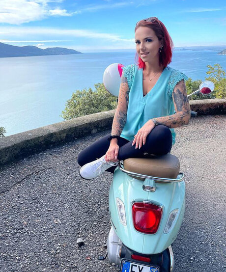 Nina Devil