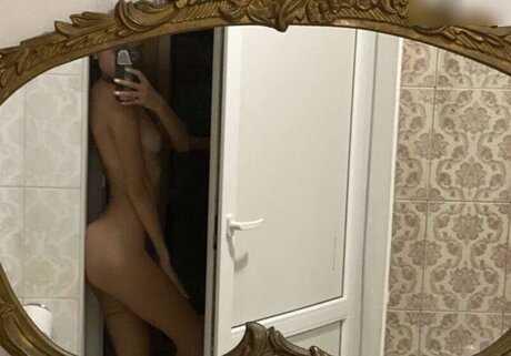 Eva_oopsy