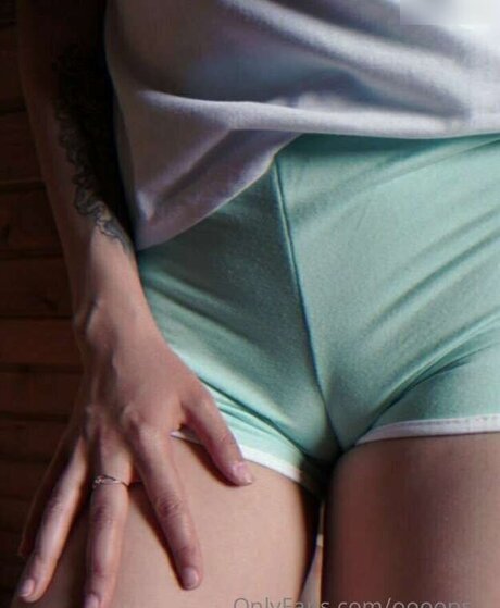Eva_oopsy