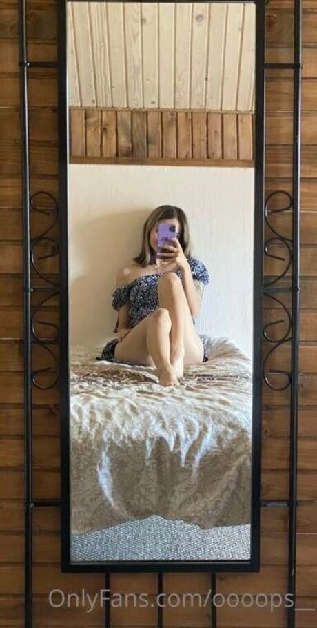 Eva_oopsy