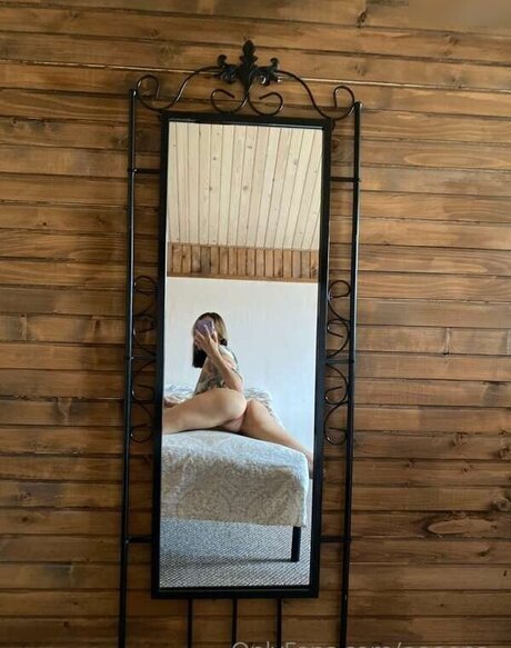 Eva_oopsy