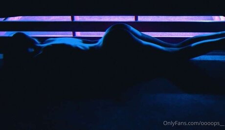 Eva_oopsy