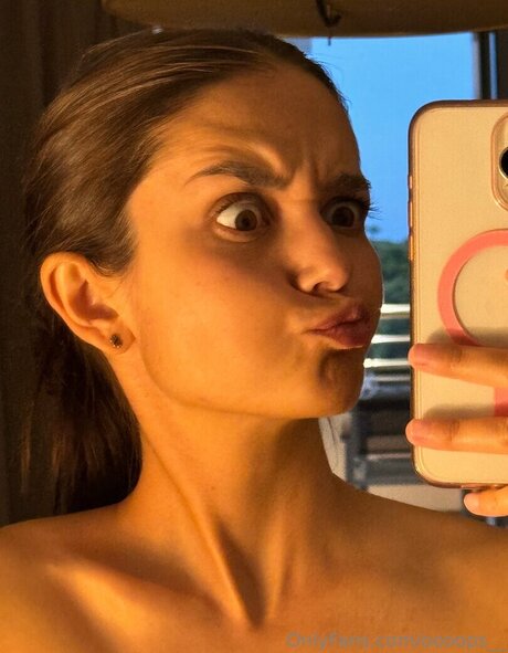 Eva_oopsy