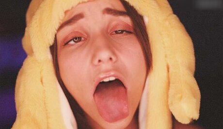 Eva_oopsy