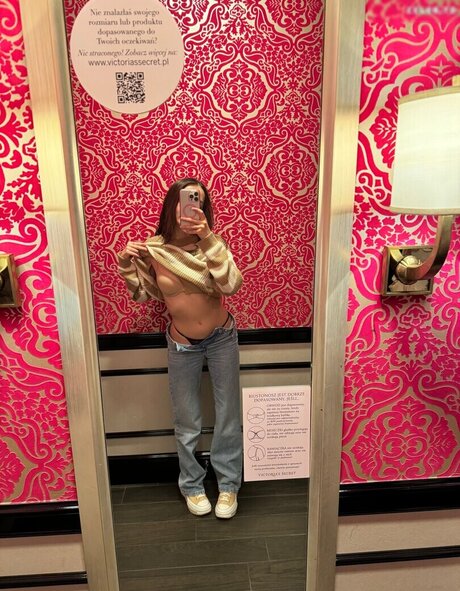 Eva_oopsy