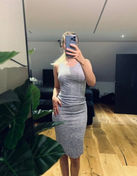 Naken lekkede OnlyFans-bilde av Colaway
