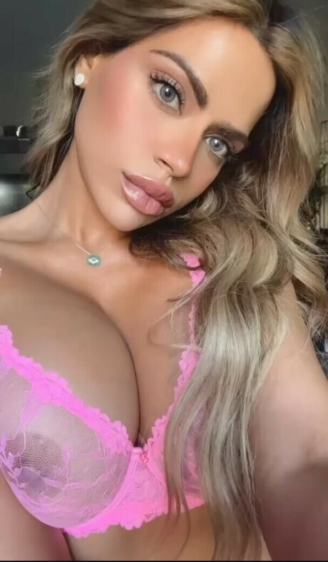 Naken lekkede OnlyFans-bilde av Mehreen