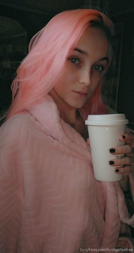 Foto nua vazada do OnlyFans de Kushgirlxxfree