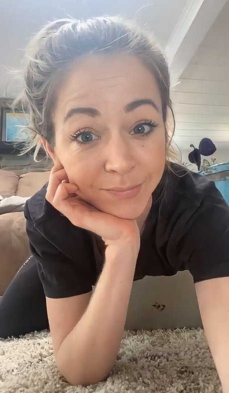 Naken lekkede OnlyFans-bilde av Lindsey Stirling