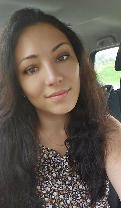 Nahá fotka uniklých OnlyFans od Foxykara