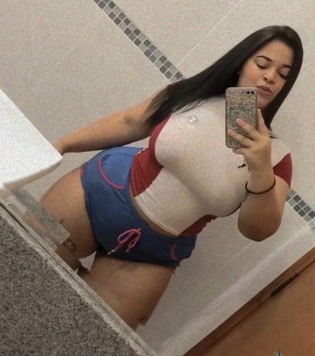 Lauratavora OnlyFans泄露裸照