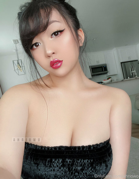 Nahá fotka uniklých OnlyFans od Ahriowo