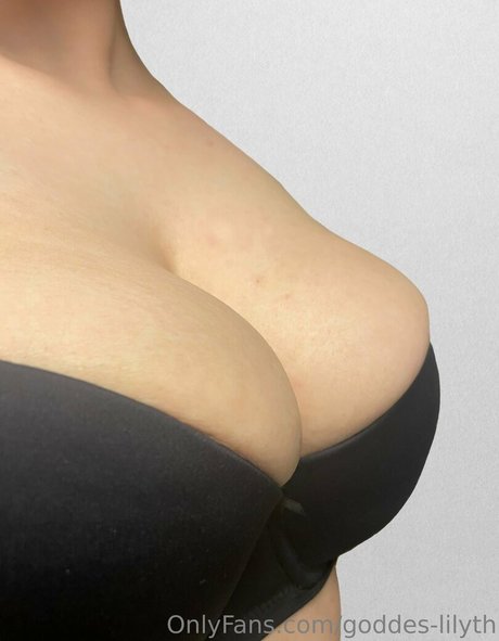 Goddeslilyth  nude leaked OnlyFans photo