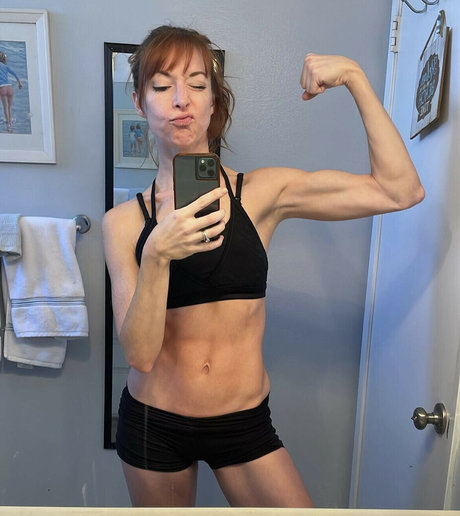 Lisa Foiles