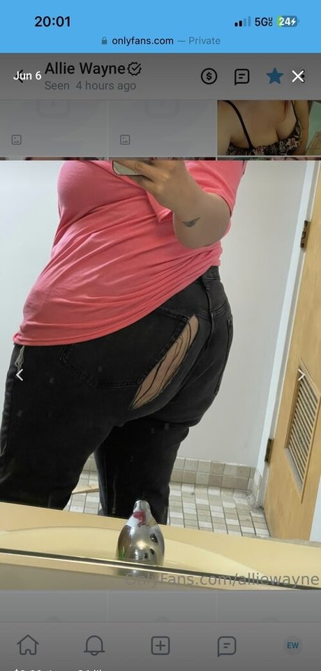 Naken lekkede OnlyFans-bilde av Alliewayne