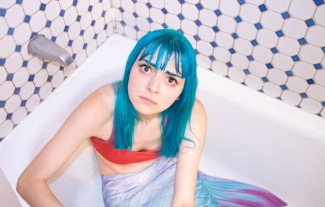 Ginny Di OnlyFansリークヌード写真