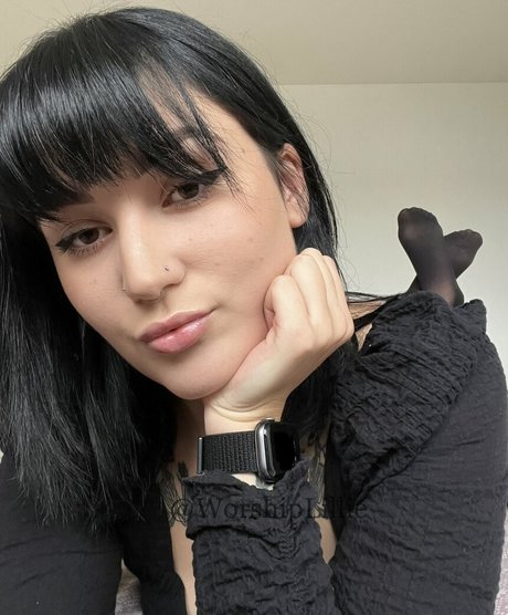 Nacktes geleaktes OnlyFans-Foto von Worshiplillie