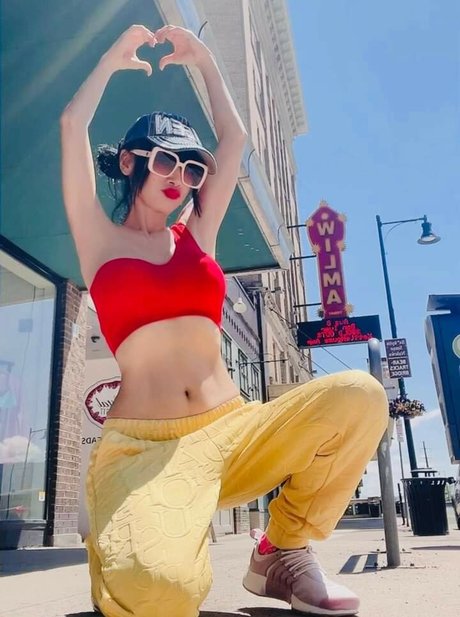 Bai Ling