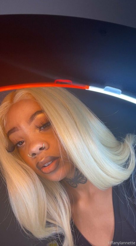 Naken lekkede OnlyFans-bilde av Tiffanylannettevip